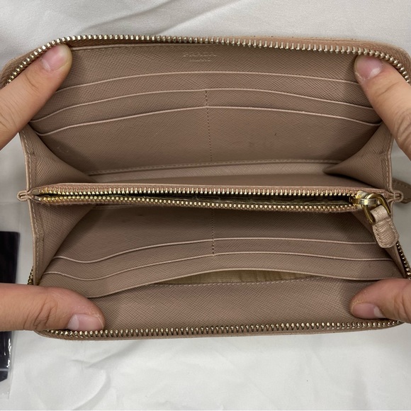 SOLD Prada Saffiano Metal Zippy Wallet - Picture 11 of 16